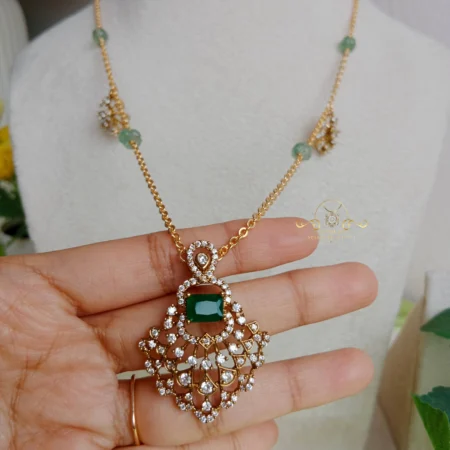 Pretty Victorian Pendant Set in Chain