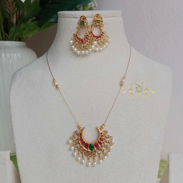 Invisible Chaandbali Set