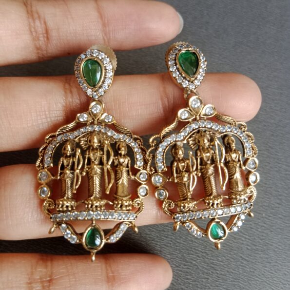 Ram Parivar Pendant Set