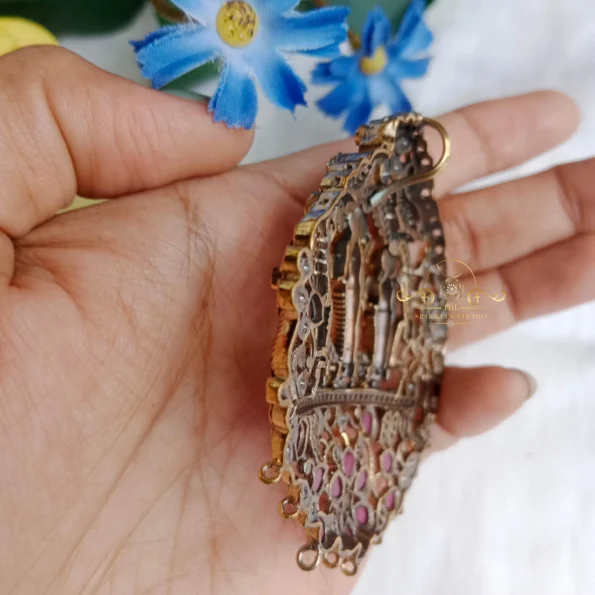 Ram Parivar Pendant Set