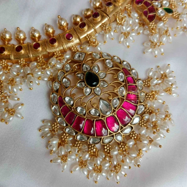 Mesmerising Guttapusalu Jadau Set