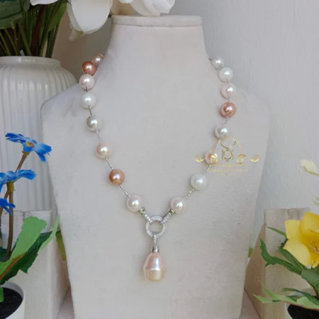 Stylish Pearl Chain with Removable Pendant