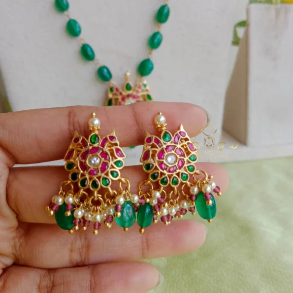Stunning Jadau Pendant Set in Green Bead Chain