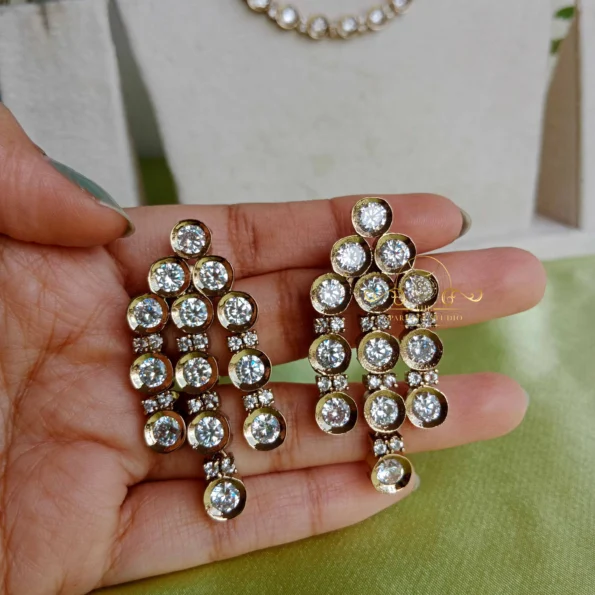 Mesmerising Three Layer Grand Solitaire Set