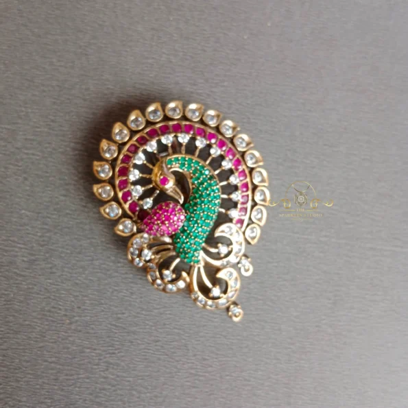 Trendy Peacock Pendant Set