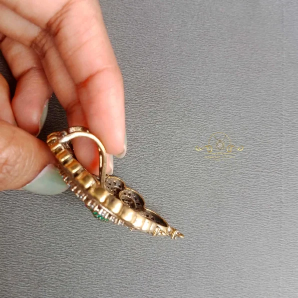 Trendy Peacock Pendant Set