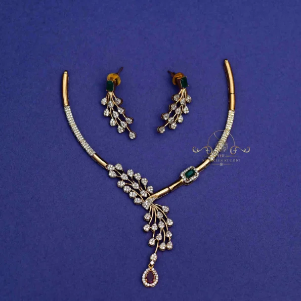 Pretty Peacock Feather Neckset
