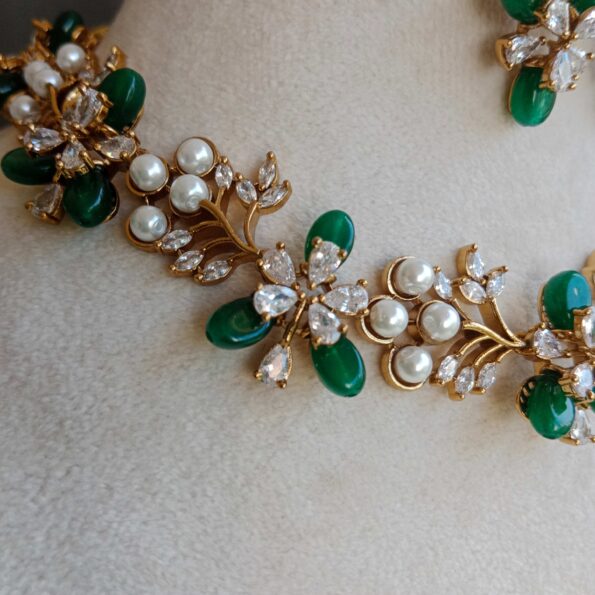 Gorgeous Victorian Green Bead Neckset
