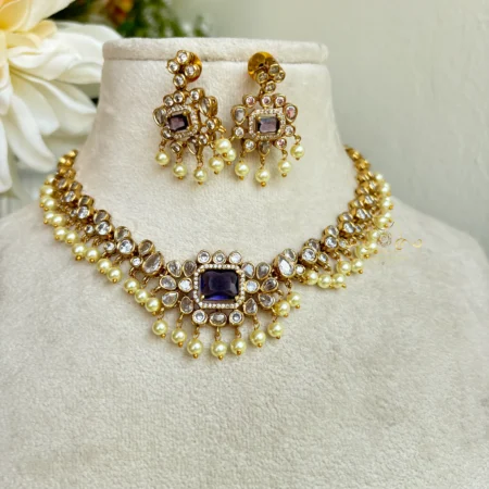 Uncut Diamond Look Neckset