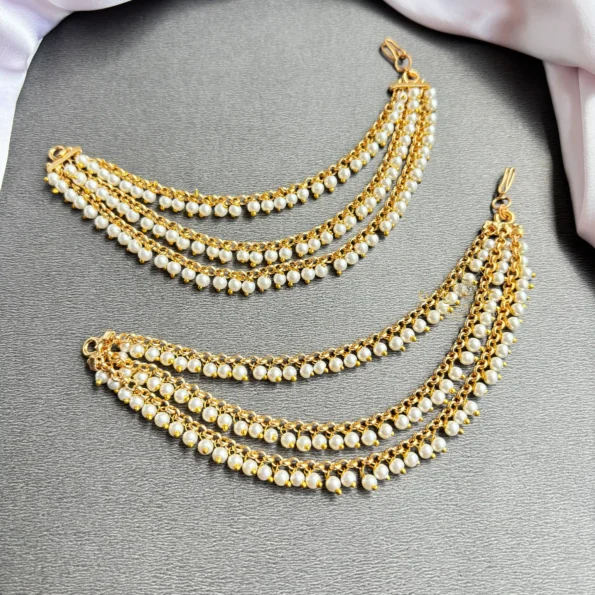 Pretty Three Row Pearl Mattal