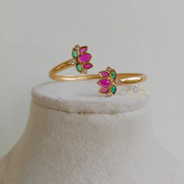 Cute Lotus Openable Bracelet
