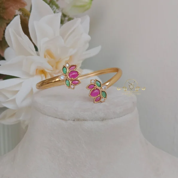 Cute Lotus Openable Bracelet