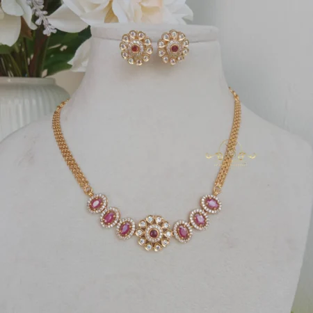 Flower and Oval Neckset