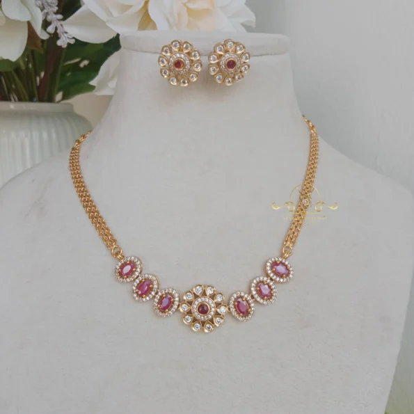 Flower and Oval Neckset