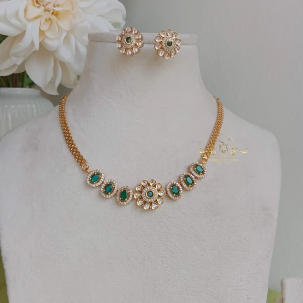 Flower and Oval Neckset