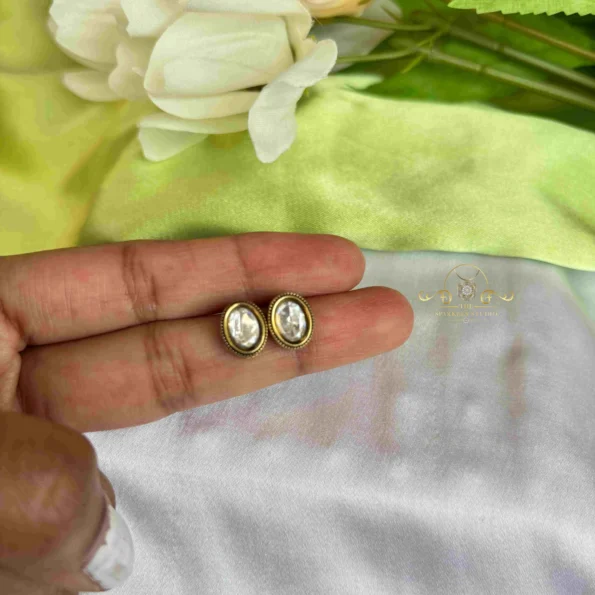 Oval Massonite Stud