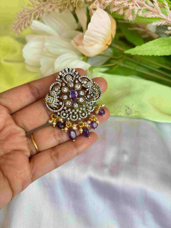 Shimmering Dual Elephant Victorian Pendant