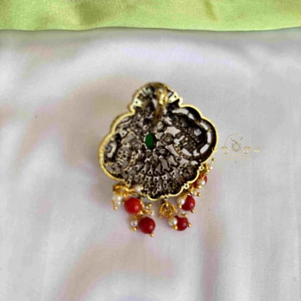 Shimmering Dual Elephant Victorian Pendant