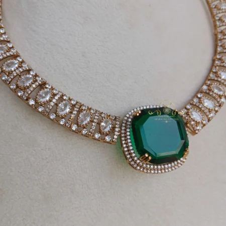 Pretty Emerald and AD Victorian neckset