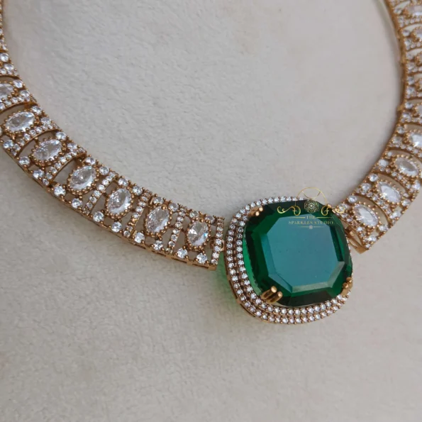 Pretty Emerald and AD Victorian neckset