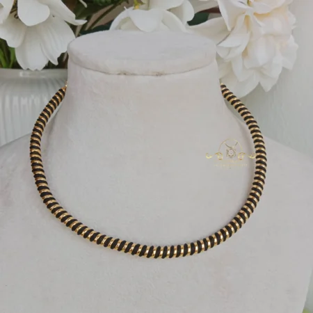 Black and Gold Hasli Neckset