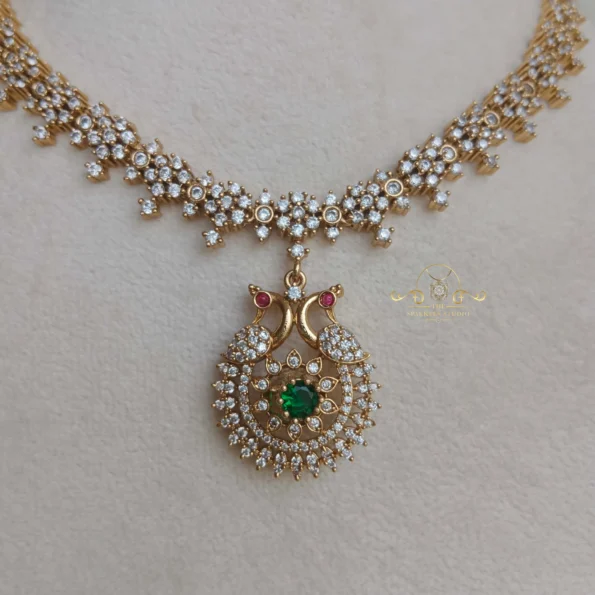 Pretty Color Changing Peacock AD Neckset