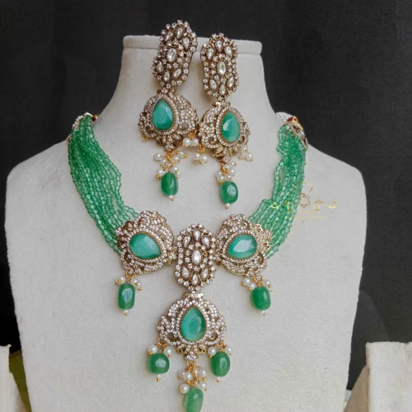 Mesmerising Green Beads Victorian Choker