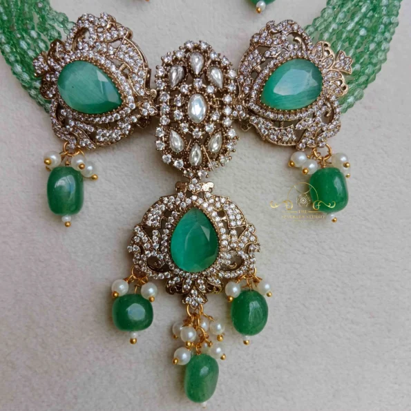 Mesmerising Green Beads Victorian Choker