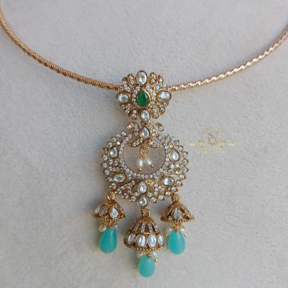 Pretty Victorian Chandbali Pendant in Hasli