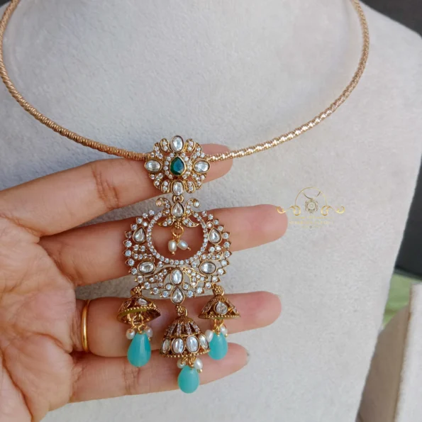 Pretty Victorian Chandbali Pendant in Hasli