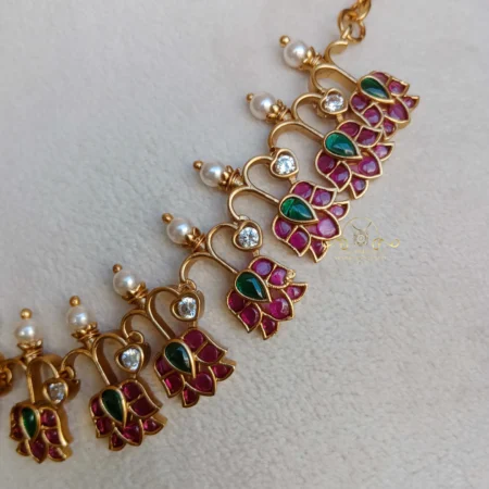 Classy Kemp Lotus Neckset