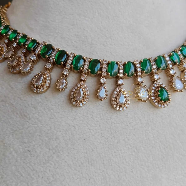 Classy Emerald Victorian Necklace