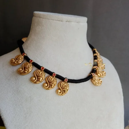 Black Thread Mango Antique Neckset