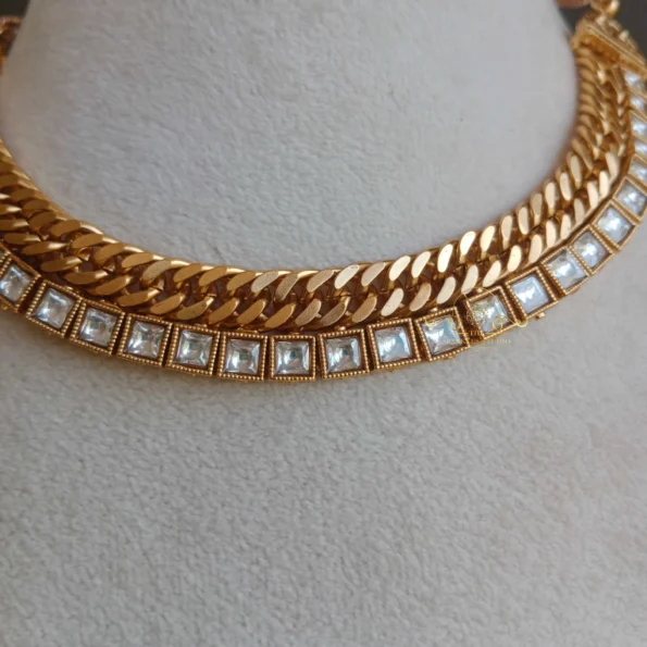 Pretty Jelabi and White Stone Necklace