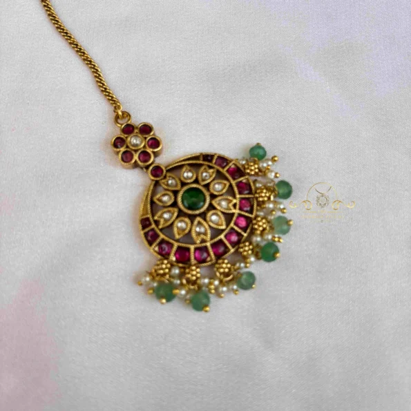 Pretty Kemp Stone with Green Bead Drop Maang Tikka