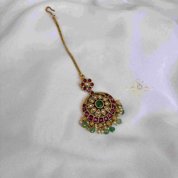 Pretty Kemp Stone with Green Bead Drop Maang Tikka