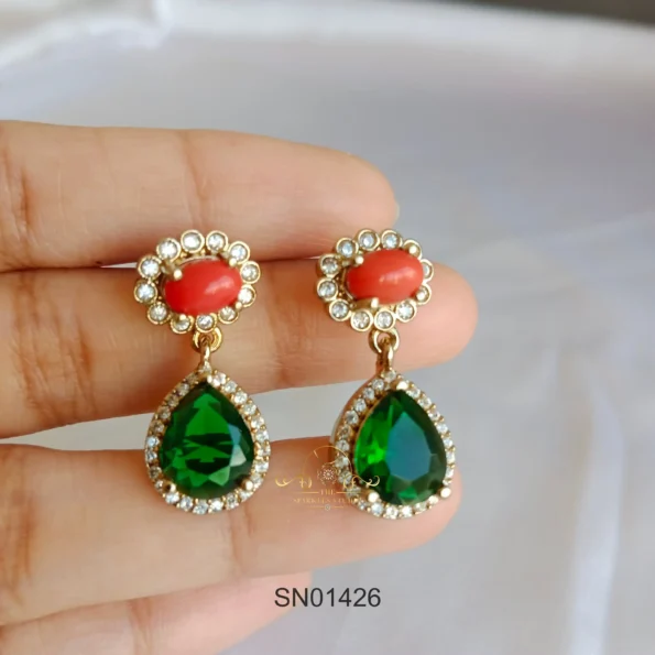 Elegant Coral Necklace with Emerald in Middle