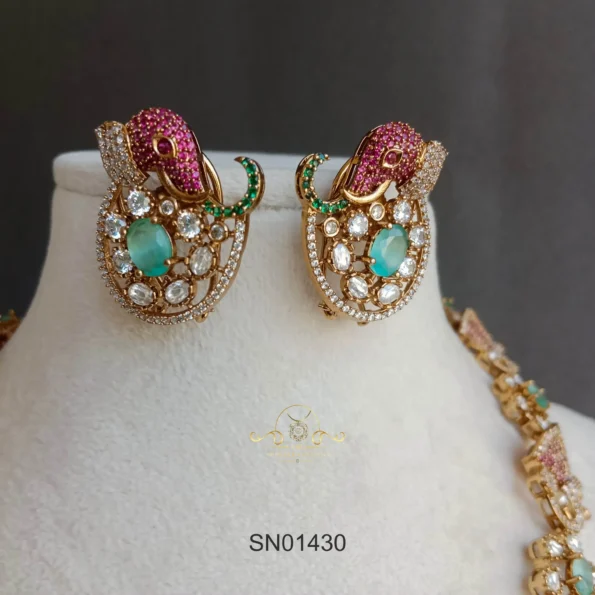 Exclusive and Colorful Victorian Neckset