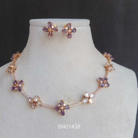 Pretty White and Purple Massonite Flower Neckset