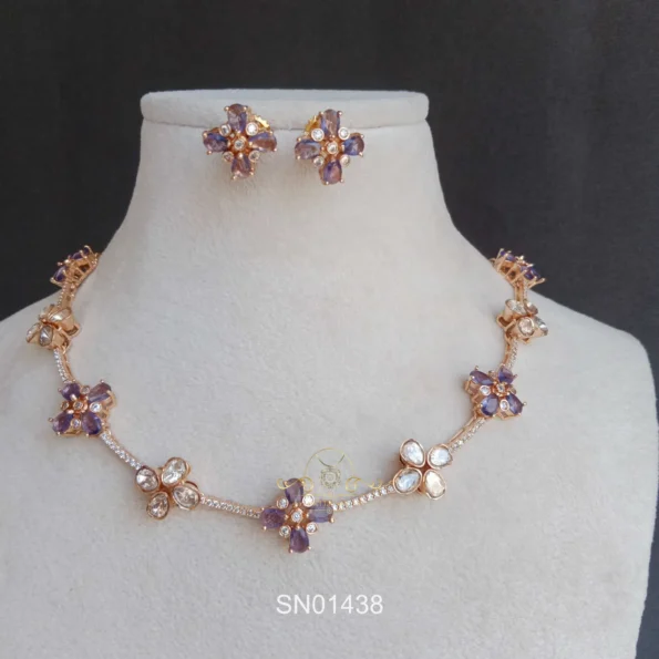Pretty White and Purple Massonite Flower Neckset