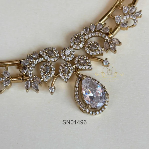 Shimmering AD Hasli Neckset