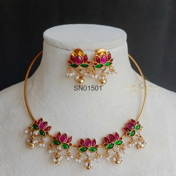 Hasli Lotus Neckset