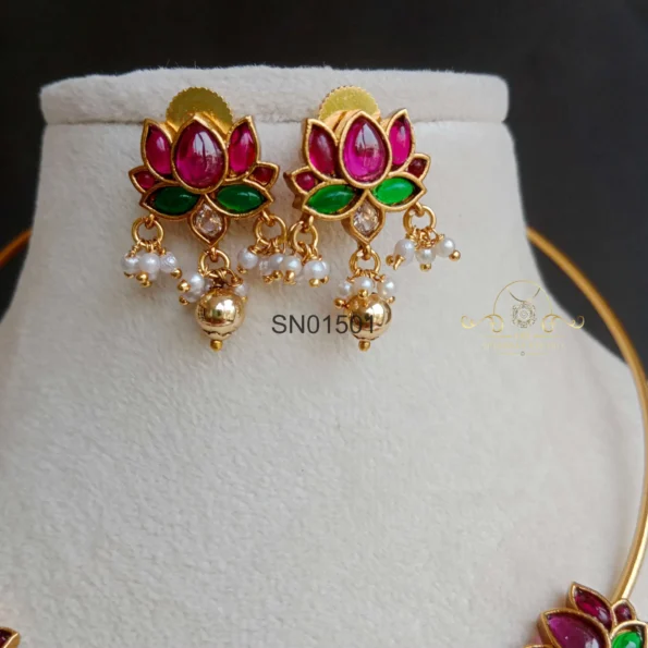 Hasli Lotus Neckset