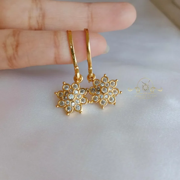 Pretty AD Flower Drop Neckset