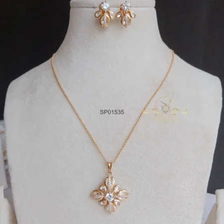 Pretty Victorian Massonite Pendant Set