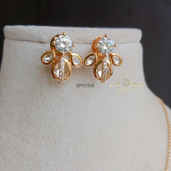 Pretty Victorian Massonite Pendant Set