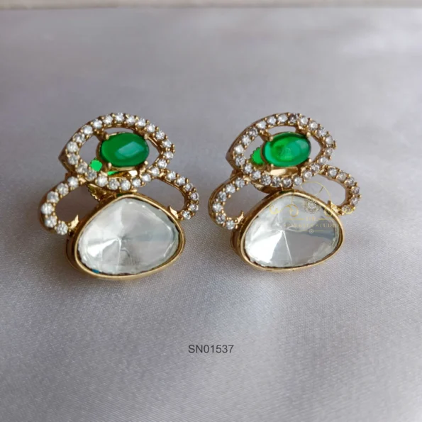 Classy Emerald Massonite/Polki Victorian Neckset
