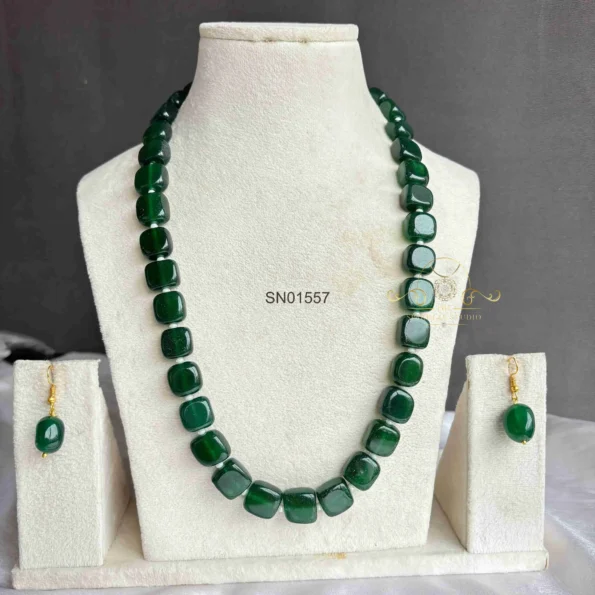 Emerald Bead Neckset