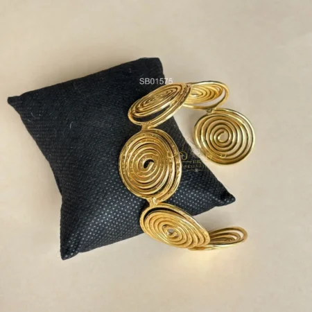 Modern Round Bracelet