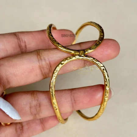 Beautiful Curve Bracelet